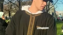 Kenan Yıldız Seccade ve Cübbesiyle Cami Yolunda Görüntülendi!