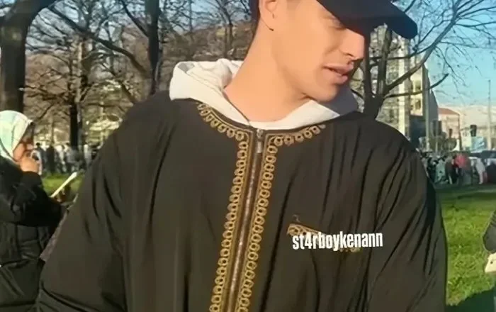  Kenan Yıldız Seccade ve Cübbesiyle Cami Yolunda Görüntülendi!