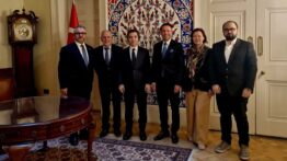 Global Business İşadamları Derneğinden Londra Büyükelçiliğine ziyaret