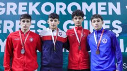 U17 Güreş Şampiyonası’nda Çorum Rüzgarı: Türkiye Şampiyonu Oldular