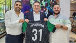 Şampiyonluk Forması CHP’li Vekile Takdim Edildi