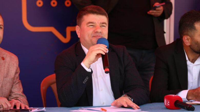 BAŞKAN DİNÇER SAHALARDA: “VATANDAŞLA EL ELE, GELECEĞE HEP BİRLİKTE”