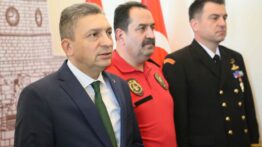 Antalya Valisi’nden Turizm Sezonu Öncesi Güvenlik ve ‘Makul Süre’ Vurgusu