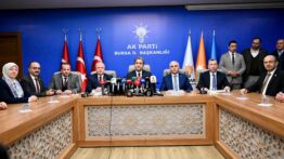 AK Parti’nin Tecrübeli Yerel Yönetimler Başkanı Demir ve Yardımcısı Gül ‘Türkiye Yüzyılı’ İçin Sahada