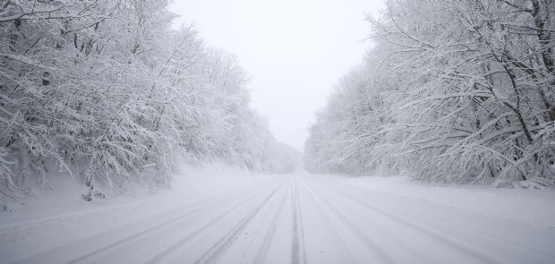 Nisan Ortasında Kara Kış Geri Döndü: 312 Yol Kapalı, Karla Mücadele Sürüyor