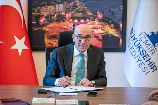  İzmir’de Büyük Operasyon: Tunç Soyer ve Şenol Aslanoğlu Gözaltında