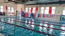 Gençlik ve Spor Bakanı Osman Aşkın Bak, Çınar’daki Yüzme Havuzu ve Gençlik Merkezinin Açılışını Gerçekleştirdi