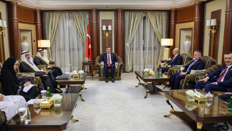  Cevdet Yılmaz, Riyad’da Suudi Arabistan Yatırım Bakanı Halid El-Falih İle Görüştü