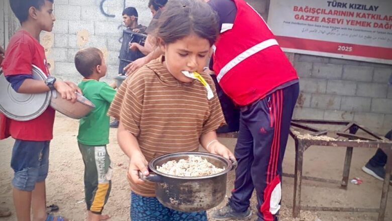  Türk Kızılay, Gazze’de Her Gün 21 Bin Kişiye Sıcak Yemek Ulaştırıyor