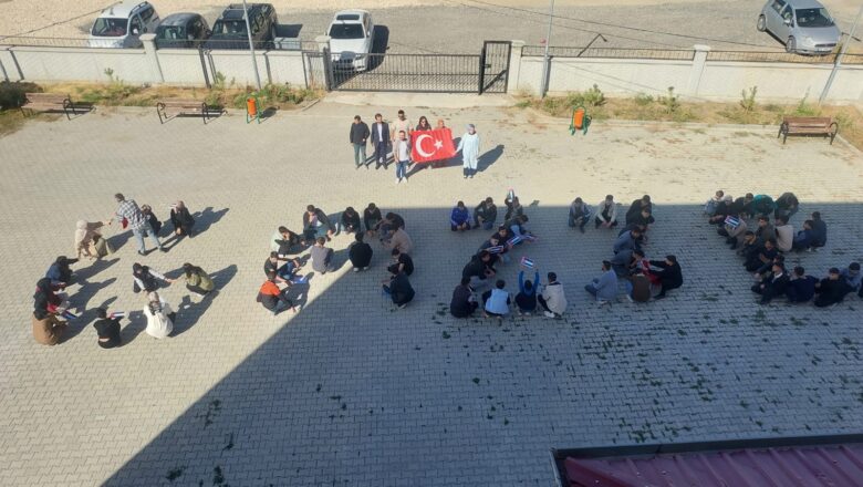  Van’da Öğrenciler Filistin İçin Tek Yürek Oldu