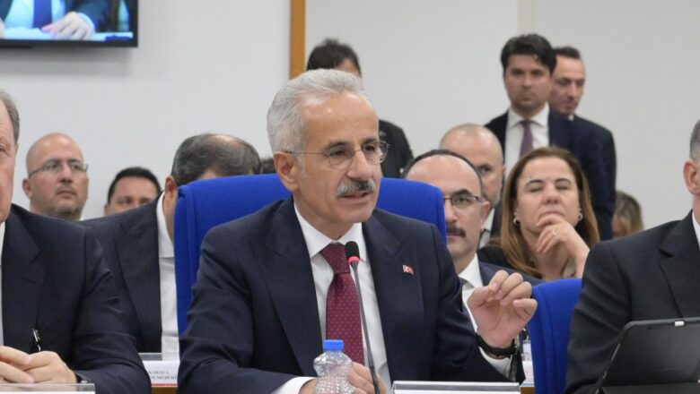  Ulaştırma Bakanı Uraloğlu’ndan Gebze’deki Bina Çöküşüne İlişkin Açıklama: “Tünelde En Ufak Bir Deformasyon Yok”