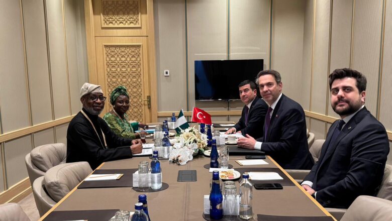  Bakan Bayraktar, Nijeryalı Mevkidaşı ile Madencilik İş Birliğini Görüştü