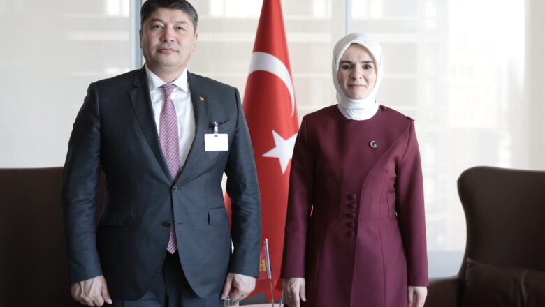  Bakan Göktaş, New York’ta Moğolistanlı Mevkidaşıyla Bir Araya Geldi