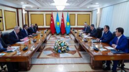 Cumhurbaşkanı Yardımcısı Cevdet Yılmaz, Kazakistan Başbakanı Bektenov ile Görüştü