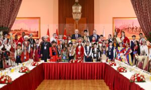 TBMM Başkanı Kurtulmuş 26 Ülkeden Gelen Dünya Çocuklarını Kabul Etti