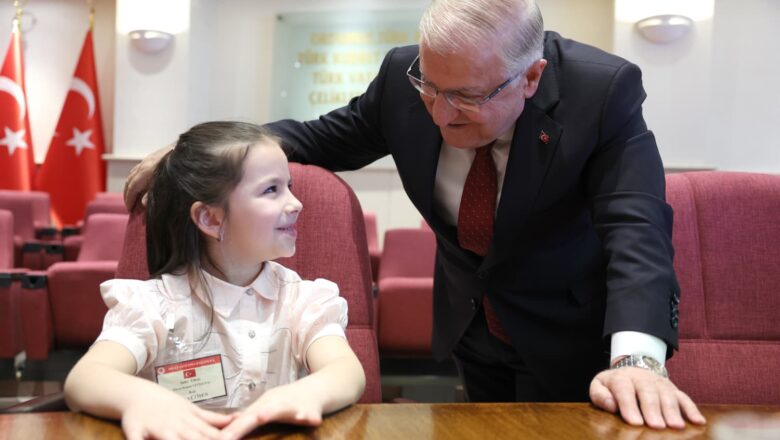  Bakan Yaşar Güler, Şehit ve Gazi Çocuklarını Bakanlıkta Ağırladı: “Sizler Başımızın Tacısınız”