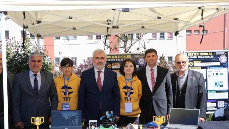  Şehit Muhammed İslam Altuğ Anadolu İmam Hatip Lisesi Teknolojiye Yön Veriyor