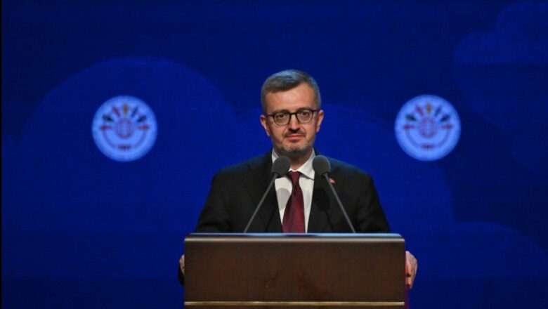  İletişim Başkanı Duran: Çocukların Neşesi ve Sevinci Aynı Dili Konuşur