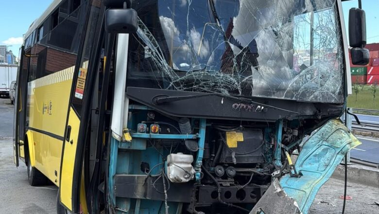 Beylikdüzü’nde Freni Boşalan İETT Otobüsü TIR’a Çarptı: 1 Yaralı