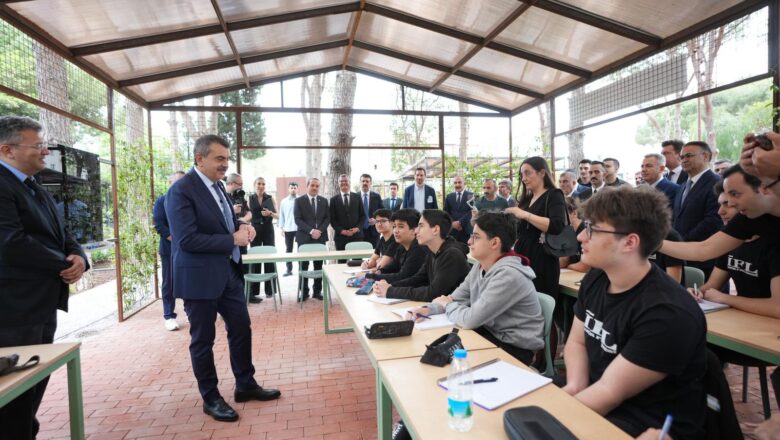  Bakan Tekin: “Eğitim Toplumun Bütün Kesimlerini İçine Alan Bir Yapı”