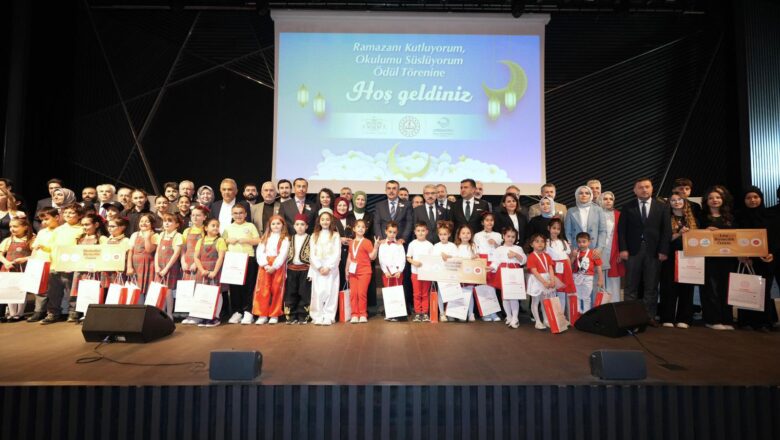  Bakan Tekin, “Ramazanı Kutluyorum, Okulumu Süslüyorum” Projesi Ödül Töreni’ne Katıldı