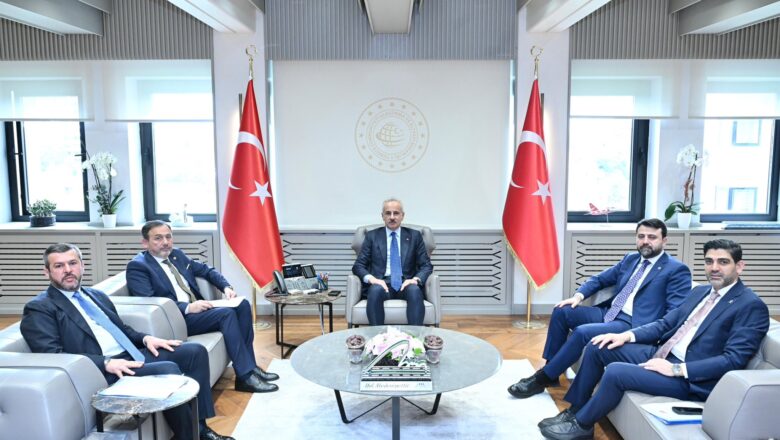  Bakan Uraloğlu Karabük Heyetini Kabul Etti: “Üreten Karabük İçin Çalışıyoruz”