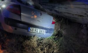 Otomobil, yol kenarında yürüyen kadınlara çarptı; 1 ölü, 2 ağır yaralı