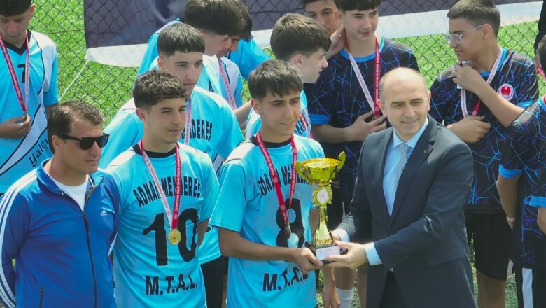  Yalova’da “Gençler Sporda, Gelecek Emniyette” Turnuvası Düzenlendi