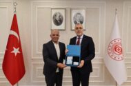 Bakan Işıkhan Girişimci Baqir Ali Sheikh’e Turkuaz Kart Takdim Etti