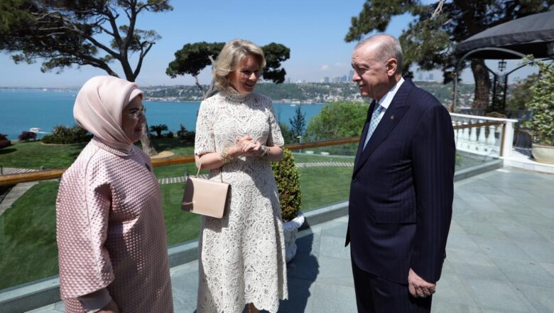  Cumhurbaşkanı Erdoğan, Belçika Kraliçesi Mathilde’yi Vahdettin Köşkü’nde Kabul Etti