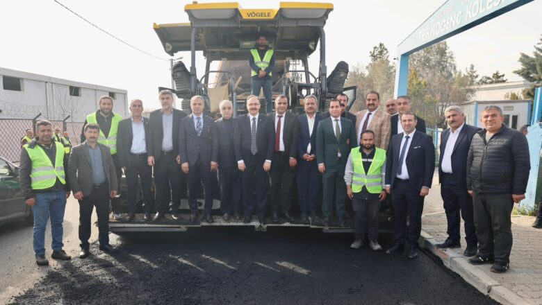  Siirt’te Yeni Eğitim ve Araştırma Hastanesi Bağlantı Yolunda Asfalt Çalışmaları Sürüyor