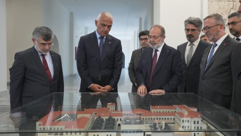  Bakan Ersoy İle Rektör Görmez Bir Araya Geldi