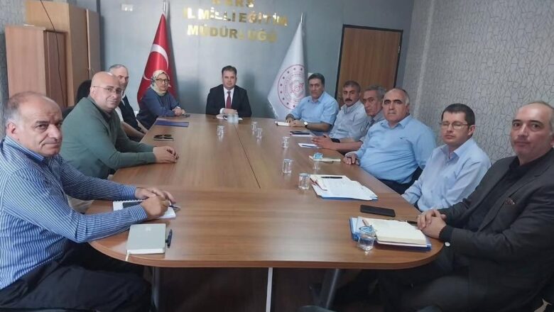 Kars’ta İlçe Millî Eğitim Müdürleriyle Tanışma ve Değerlendirme Toplantısı