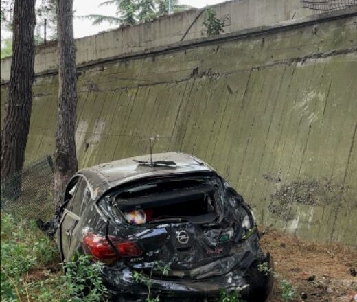 Samsun’da İki Otomobil Çarpıştı: Kızılay Kampı Alanına Savrulan Araçtaki 1 Kişi Yaralandı