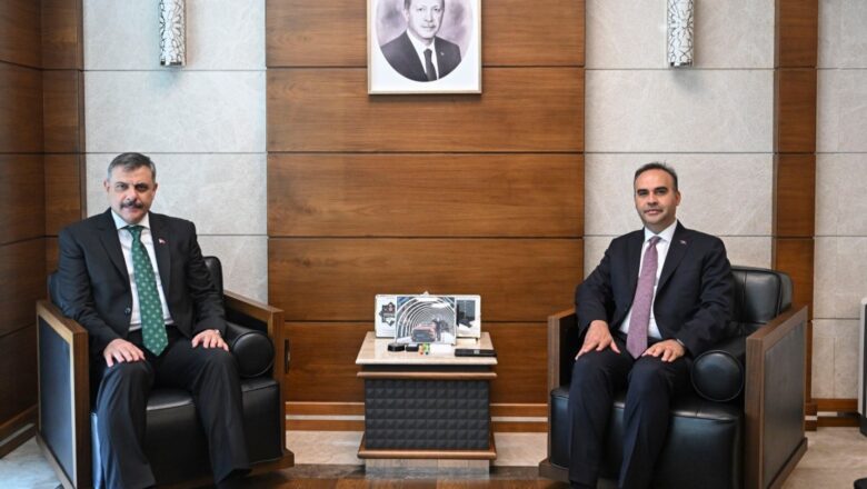 Bakan Kacır İle Bakan Çiftçi Ankara’da Bir Araya Geldi
