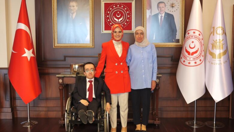  Bakan Göktaş Cam Kemik Hastası Doktor Hamza Mesut Ağır Ve Annesini Ağırladı