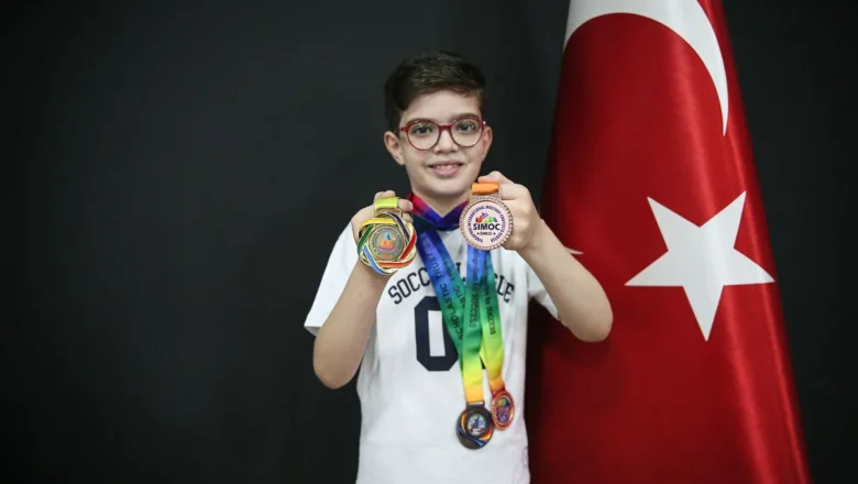 Bursa’dan 9 Yaşındaki Ömer Asaf’tan Singapur’da Çifte Bronz Madalya