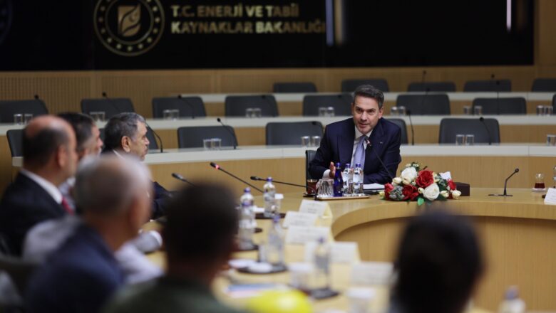 Bakan Bayraktar Doruk Madencilik İşçilerini Ağırladı