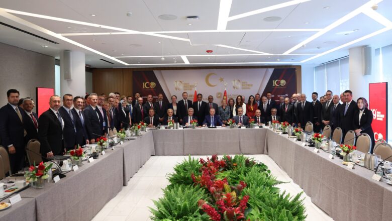  Bakan Bayraktar New York’ta TRICON Toplantısına Katıldı