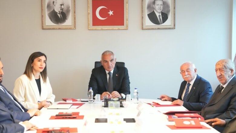  Bakan Ersoy: Alevi-Bektaşi Mirasının Rehberliğini Önemsiyoruz