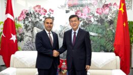 Bakan Kacır Çinli Mevkidaşı İle İş Birliğini Görüştü