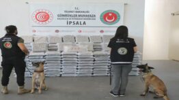 İpsala Sınır Kapısı’nda Karavana Gizlenen 387 Kilo Uyuşturucu Yakalandı