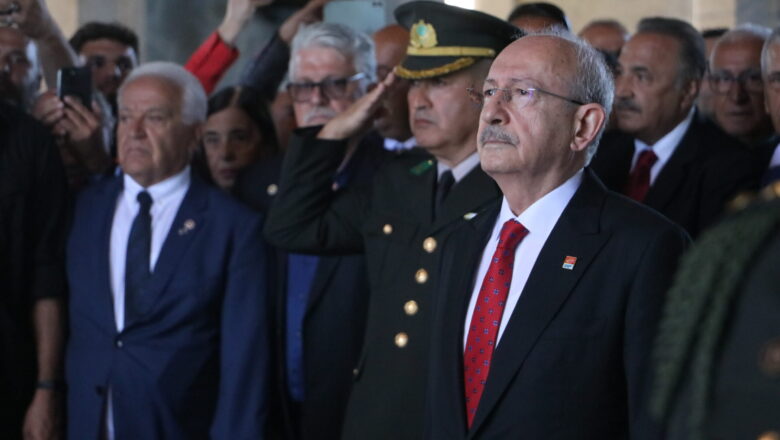  CHP Heyetinden Kuruluş Yıl Dönümünde Anıtkabir Ziyareti