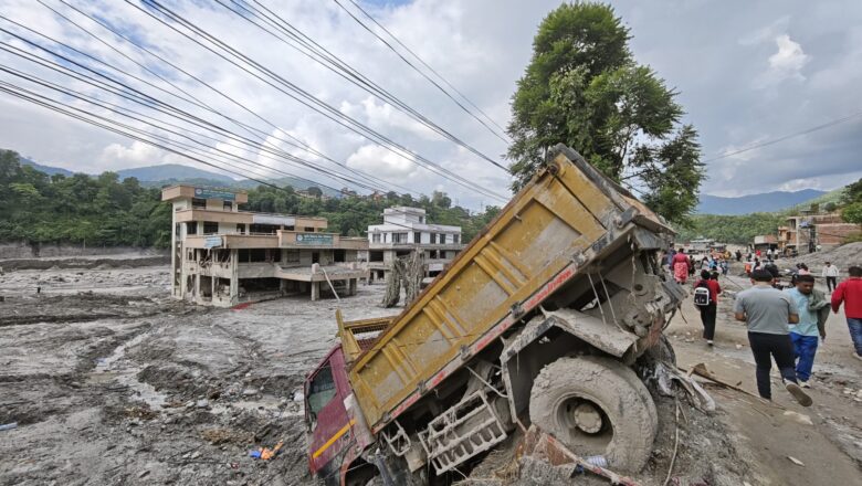Nepal’de Sel Felaketi: Can Kaybı 1377’ye Çıktı