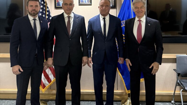  Sağlık Bakanı Memişoğlu ABD’li Mevkidaşı İle Washington’da Görüştü