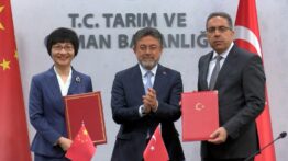 Türkiye İle Çin Arasında Defne İhracatı Protokolü İmzalandı
