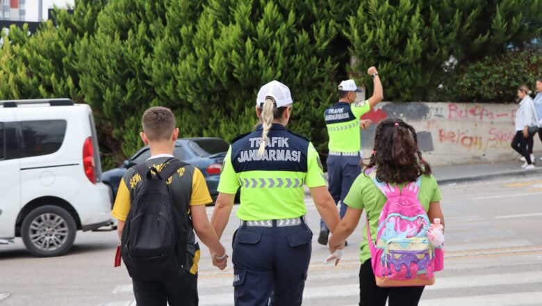 Ankara’da Okul Çevrelerinde Geniş Çaplı Asayiş Ve Trafik Denetimi