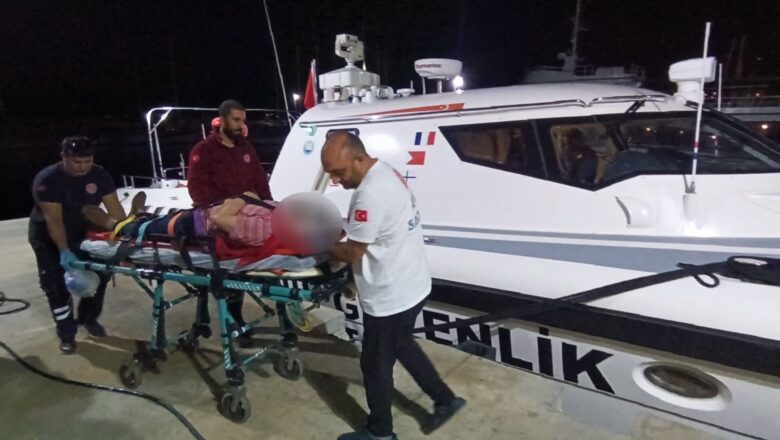  Kaş Açıklarında Rahatsızlanan Gemi Mürettebatına Sahil Güvenlikten Tahliye Operasyonu