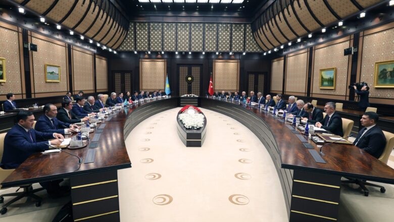  Enerji Bakanı Bayraktar Kazak Mevkidaşı Akkenzhenov İle Görüştü