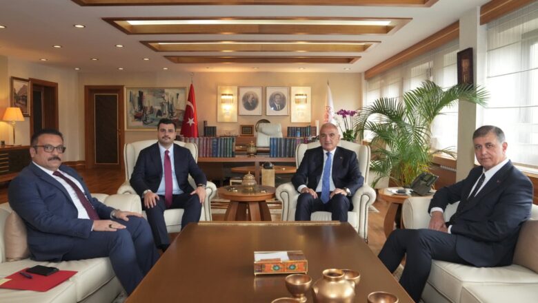  Kültür ve Turizm Bakanı Mehmet Nuri Ersoy, Eyyüp Kadir İnan ve Cemil Tugay’ı Kabul Etti